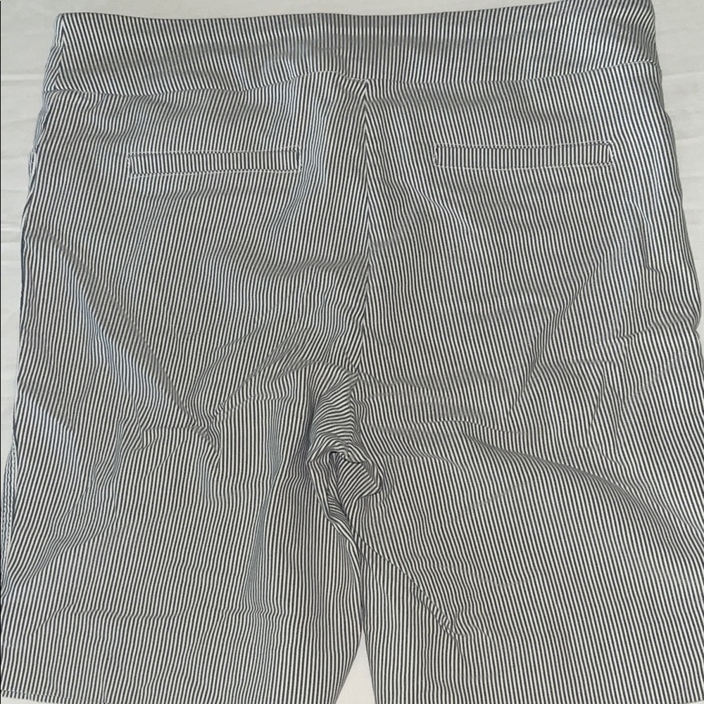 Hillary Radley Beige & White Striped Bermuda Shorts - Large - Picture 3 of 3